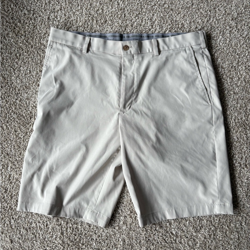 Walter Hagen Men's Tan Flat Front Golf Shorts